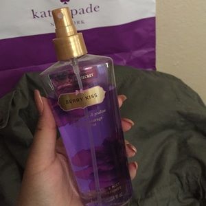 VS Berry Kiss Body Spray