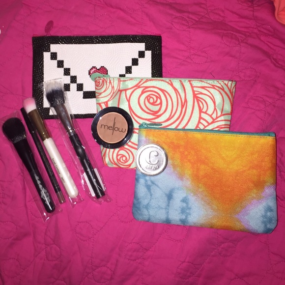 IPSY LOOT! All unopened! Bags, brushes, bronzes!