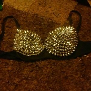 Spike bra