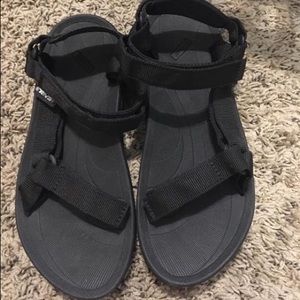 Black Tevas size 10 (Women's)