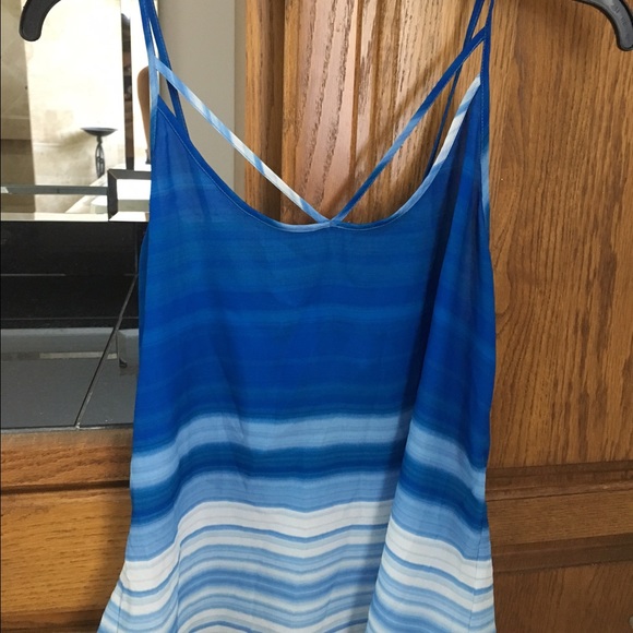 ❌SOLD❌blue and white strappy top - Picture 2 of 3