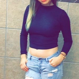 Long sleeve crop top