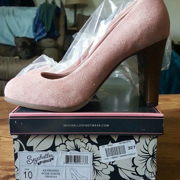 Size 10 Rose Suede Pumps