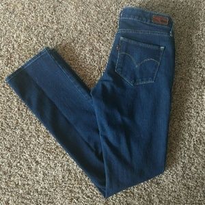 Levi's Straight Leg. Size 28.