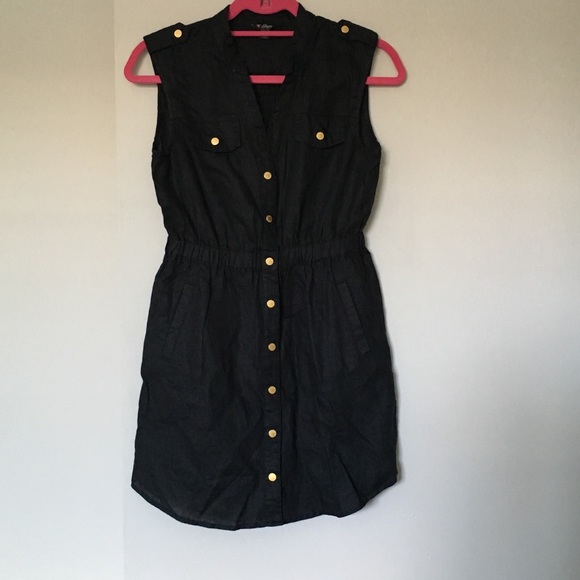 Black Guess button up dress.
