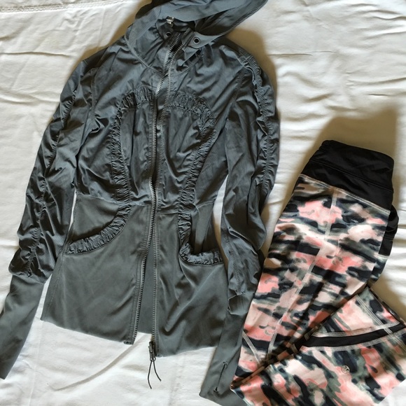 ❌SOLD❌Reversible lulu lemon jacket!