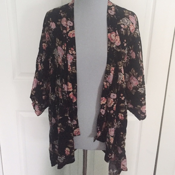 Flowy Floral Kimono