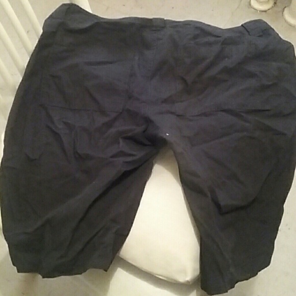 Black khaki shorts - Picture 2 of 2