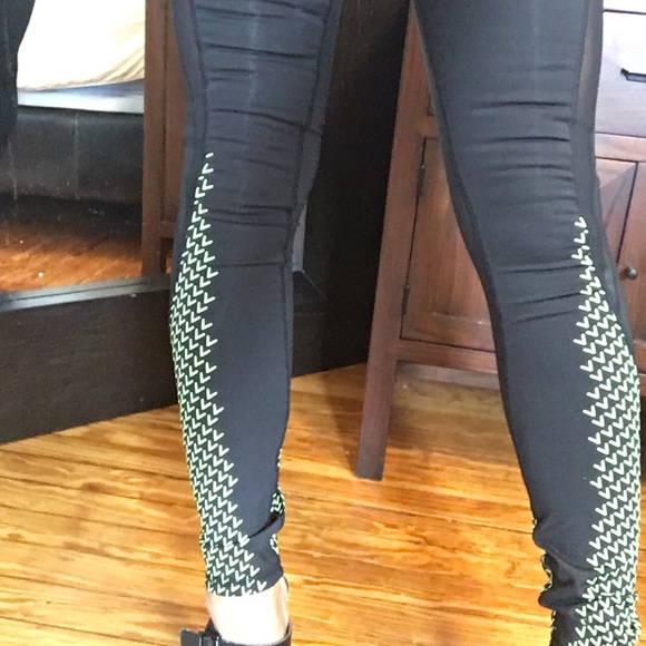 Kyodan Sexy leggings with fun pattern