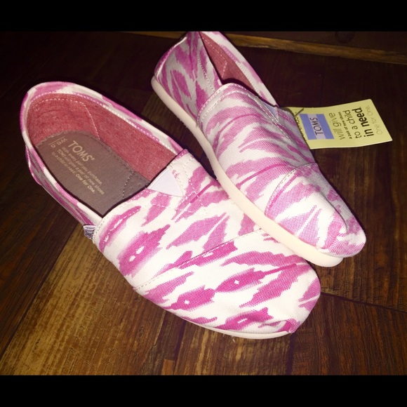 💜HOLD💜Aztec Toms