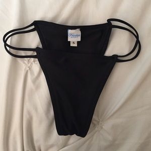 Frankie's small black bottoms