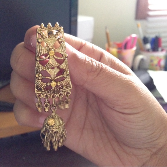 Gold Indian Statement Necklace and Earrings Set - Picture 2 of 3