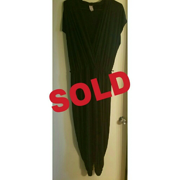 Black V-neck romper - Picture 1 of 1