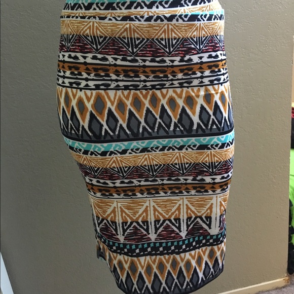 ❗️Last 1❗️Plus size - knee length tribal skirt - Picture 2 of 3