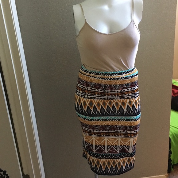 ❗️Last 1❗️Plus size - knee length tribal skirt - Picture 3 of 3