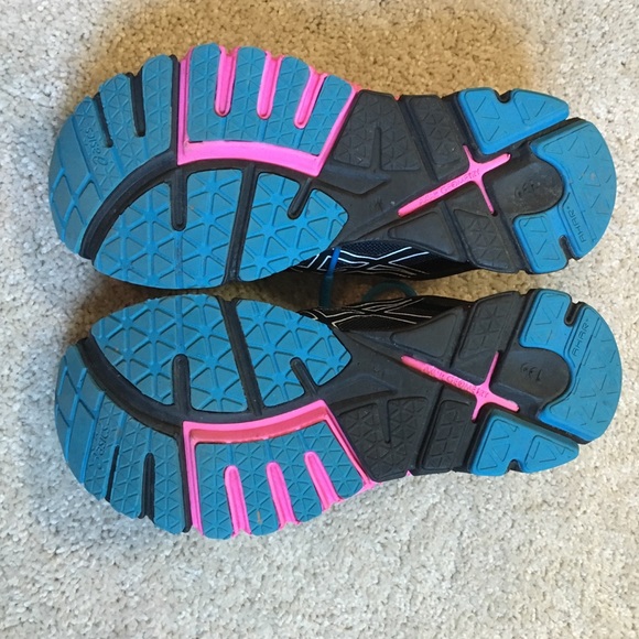 Asics running shoes - Picture 3 of 3