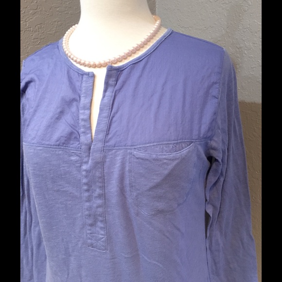 GAP Tops - Gap Blue Pull Over Size M 🛍