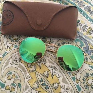ROUND MIRROR RAYBANS - MINT CONDITION