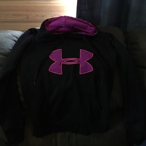 Women's under armour sweatshirt worn a few times