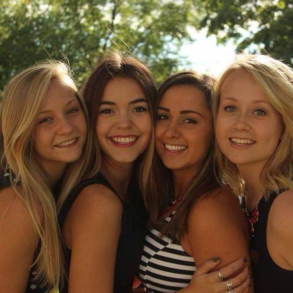 Meet your Posher, Elise