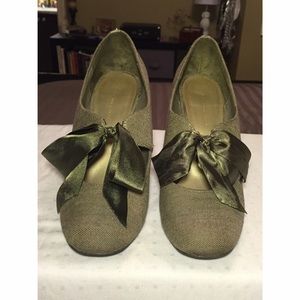 Satin Bow Retro Heels