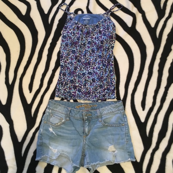 Old navy top with Arizona Jean shorts,NOT CUTOFFS - Picture 1 of 4