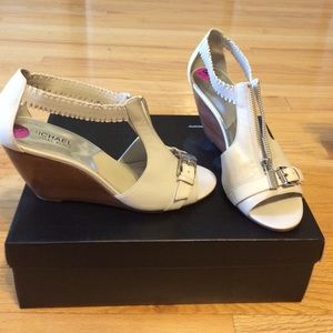 MICHAEL Michael Kors Wedge Sandal - Size 8.5