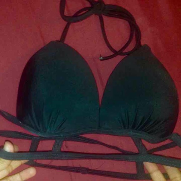 Bikini - Picture 3 of 3
