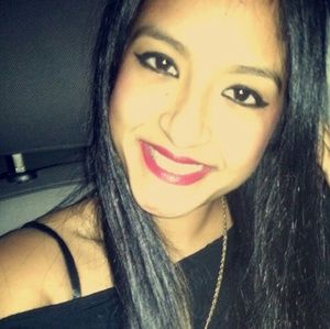 Meet your Posher, Crystal