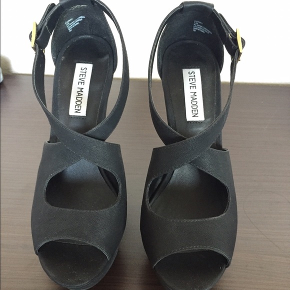 Steve Madden black wedges size 7.5