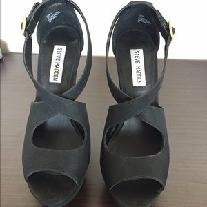 Steve Madden black wedges size 7.5