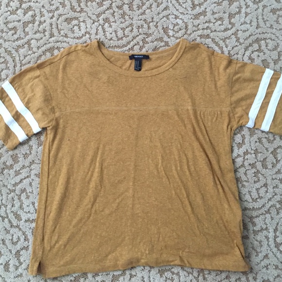 Mustard yellow tee