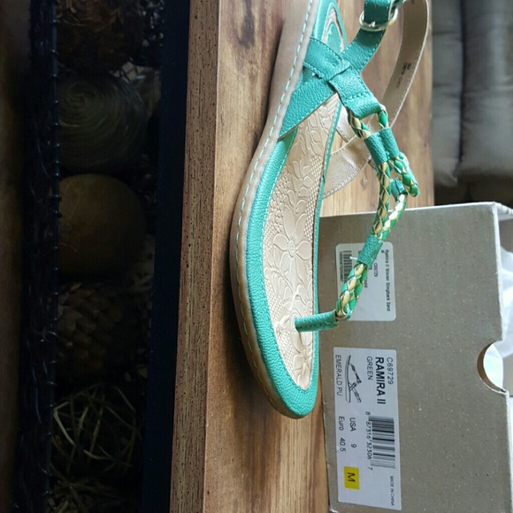 9M Born Sandal