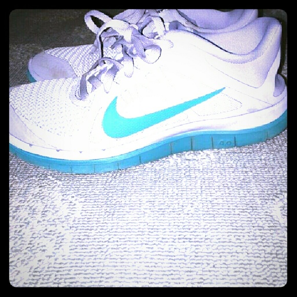 Nike Shoes - Nike Free Run 4.0 teal white gray running shoe 7