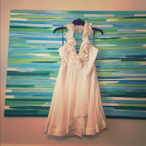 💋 White Hot BEBE Dress