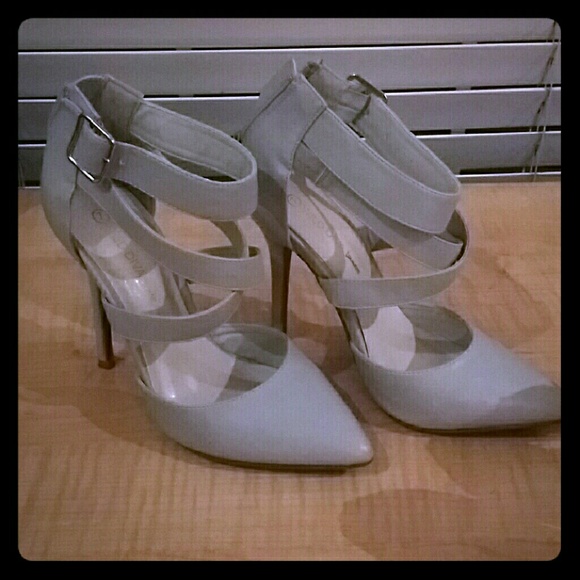 Very cute light silvery grey strappy heels