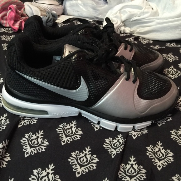 Nike max air training shoes