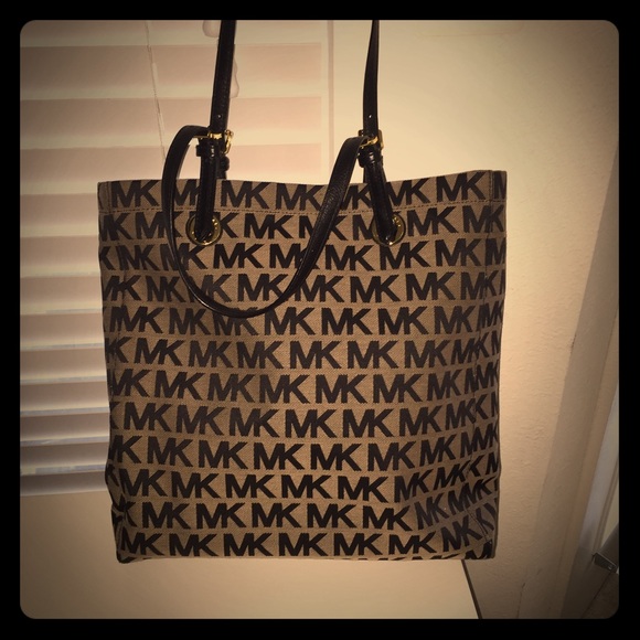 Michael Kors canvas logo "Jetset" tote
