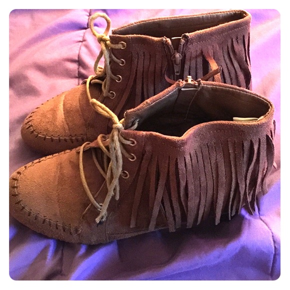 Aeropostale fringe booties