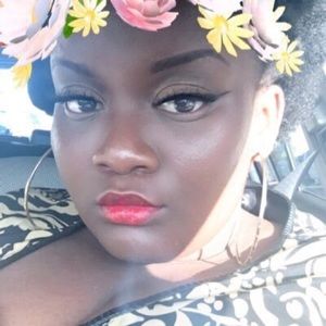 Meet your Posher, Kendra