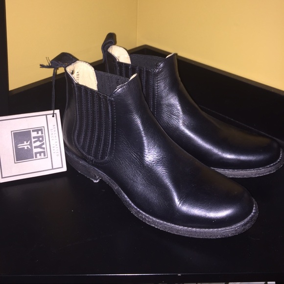 FRYE Phillip Chelsea Leather Casual Boots