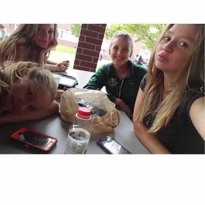 Meet your Posher, Danni