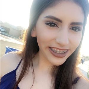 Meet your Posher, Alexia