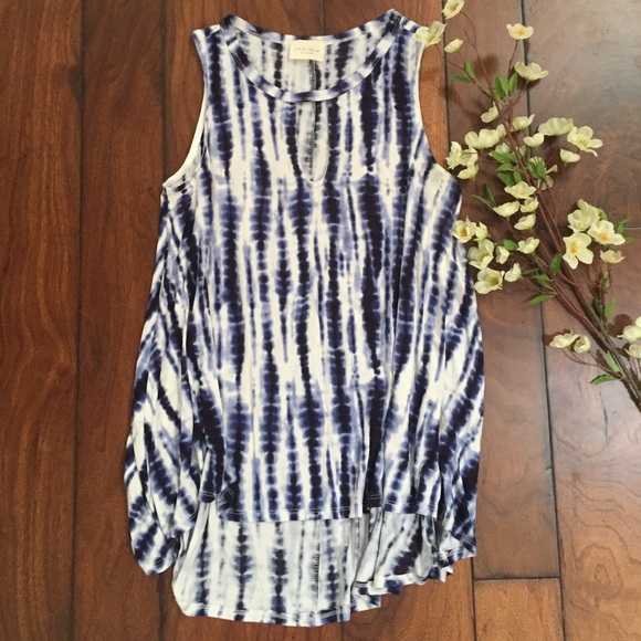 Tie Dye Print Keyhole Top - Picture 4 of 4