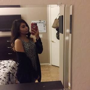 Meet your Posher, Dominique