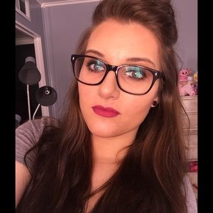 Meet your Posher, Alaina