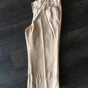 GAP KHAKI CAPRI
