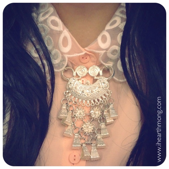 Hmong necklace - Picture 2 of 4