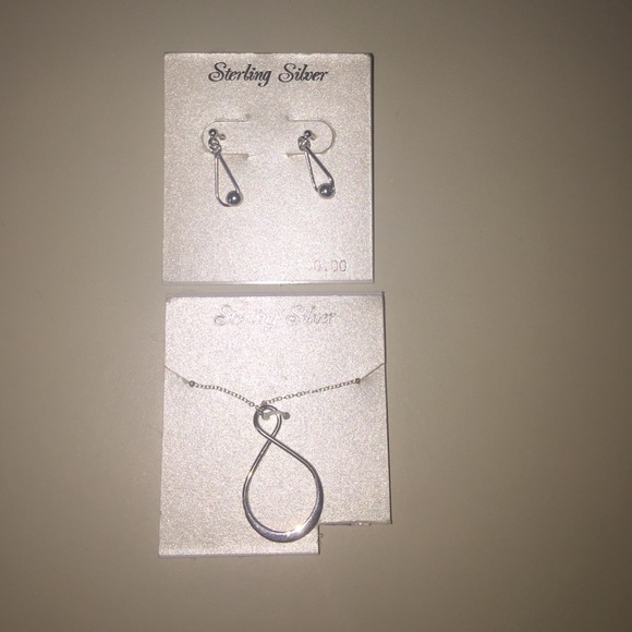 Sterling silver jewelry set.