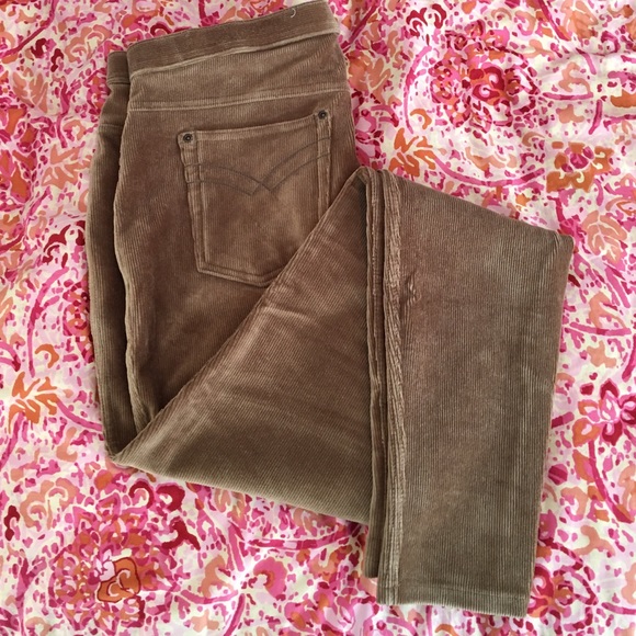 ‼️SOLD‼️Hue Corduroy Jeggings! Never worn!
